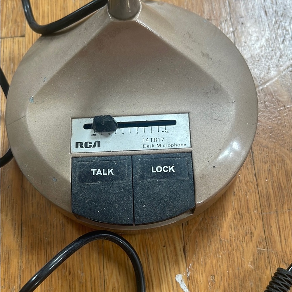 Vintage Desktop Microphone with Stand - Picture 3 of 16